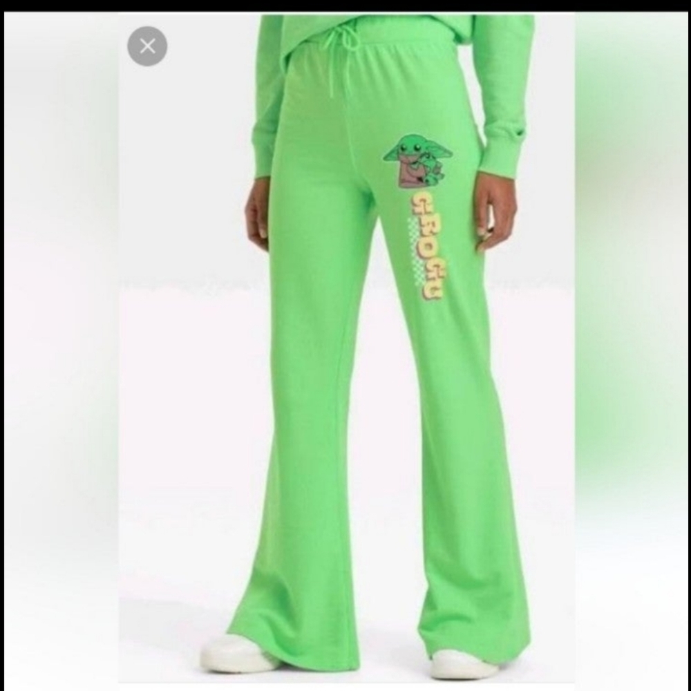 Women's Star Wars branded green pull on sweat pants